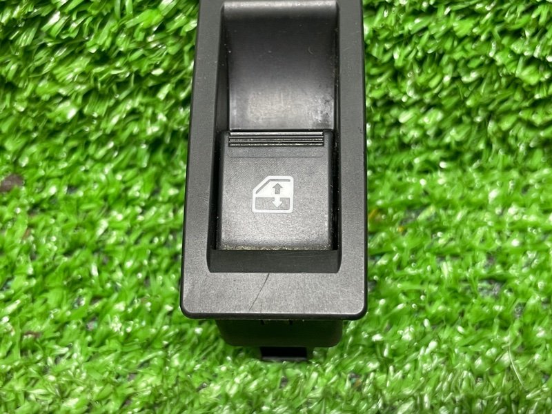 Кнопка стеклоподъемника, 500 рублей, Москва