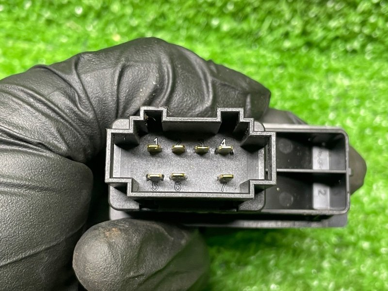 Кнопка стеклоподъемника, 500 рублей, Москва