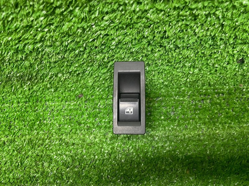 Кнопка стеклоподъемника, 500 рублей, Москва