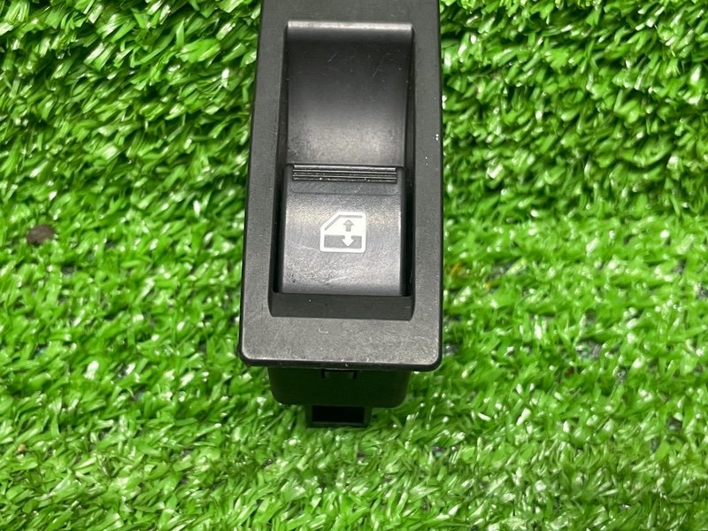 Кнопка стеклоподъемника, 500 рублей, Москва