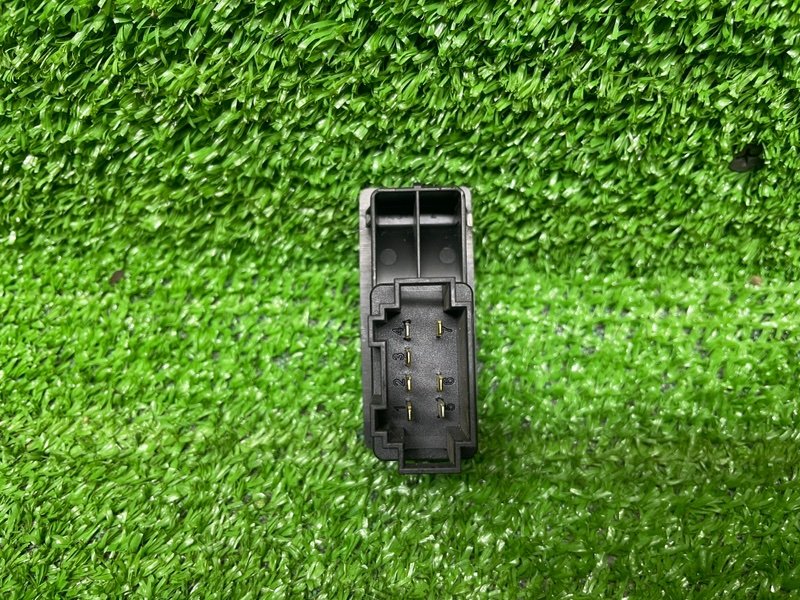 Кнопка стеклоподъемника, 500 рублей, Москва