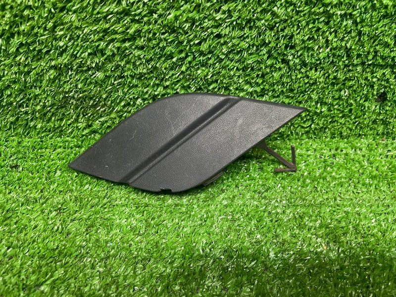 Заглушка буксировочного крюка, 500 рублей, Москва