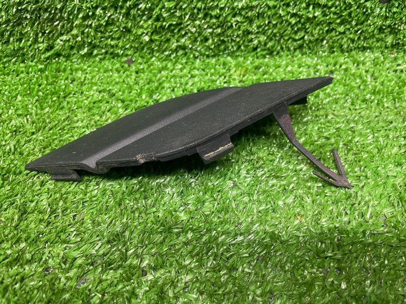 Заглушка буксировочного крюка, 500 рублей, Москва