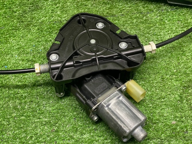 Стеклоподъемник задний, 2000 рублей, Москва