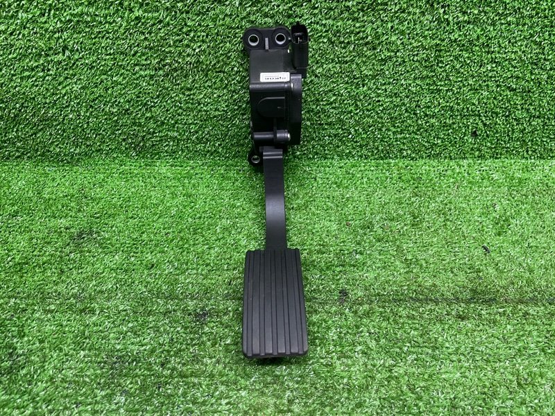 Педаль газа, 1000 рублей, Москва