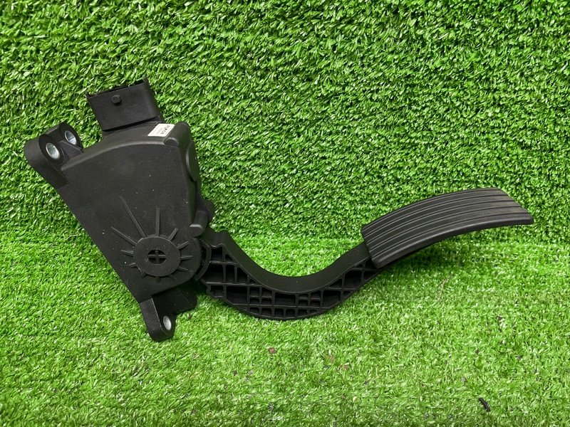 Педаль газа, 1000 рублей, Москва