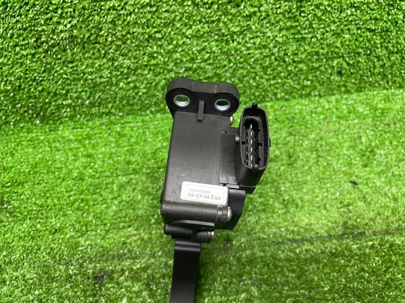 Педаль газа, 1000 рублей, Москва