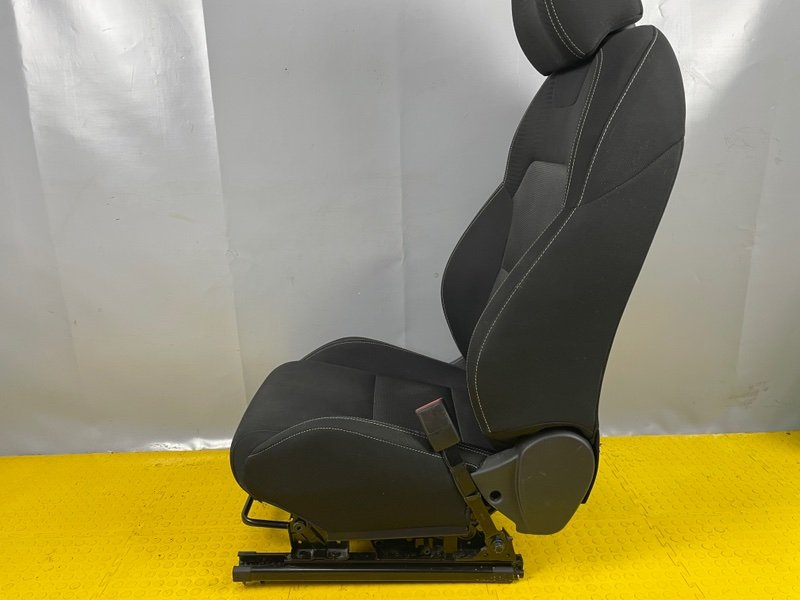 Сиденье переднее правое, 10000 рублей, Москва