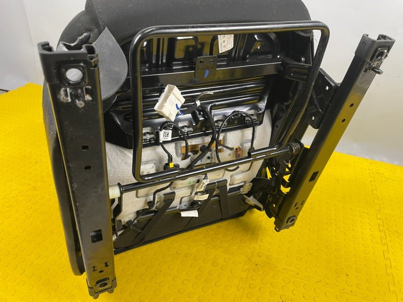 Сиденье переднее правое, 10000 рублей, Москва