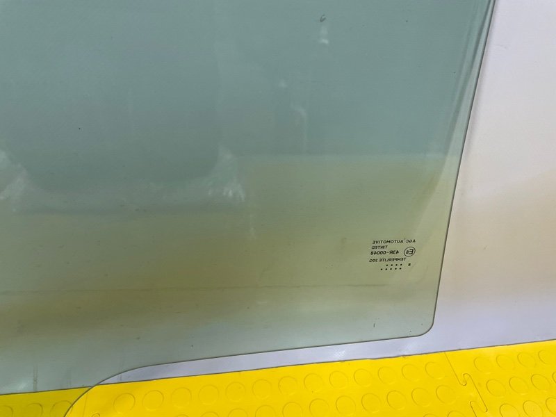 Стекло двери задней левой, 3000 рублей, Москва