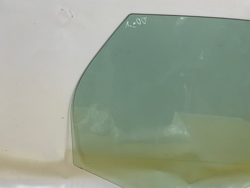 Стекло двери задней левой, 3000 рублей, Москва