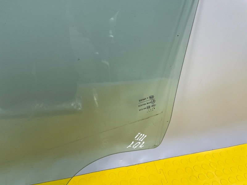 Стекло двери передней правой, 2500 рублей, Москва