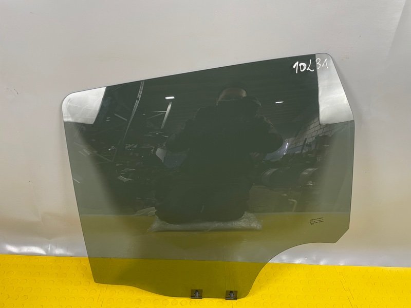 Стекло двери задней левой, 1500 рублей, Москва