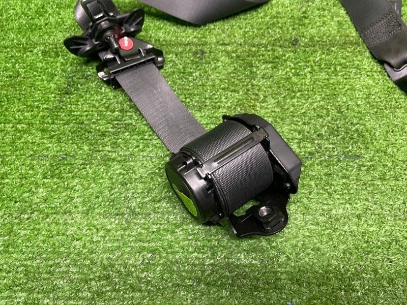 Ремень безопасности, 2000 рублей, Москва