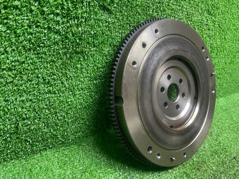 Маховик, 2000 рублей, Москва