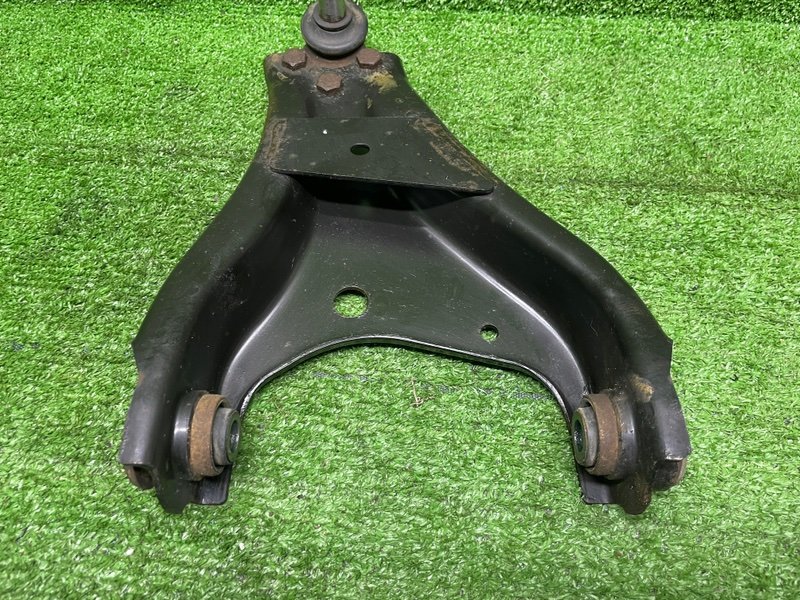 Рычаг передний правый, 1000 рублей, Москва