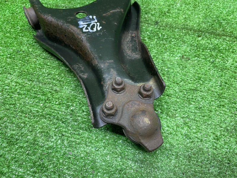 Рычаг передний правый, 1000 рублей, Москва