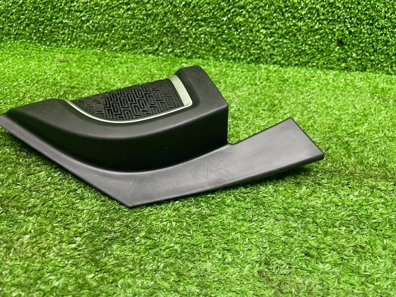 Крышка зеркала, 1000 рублей, Москва