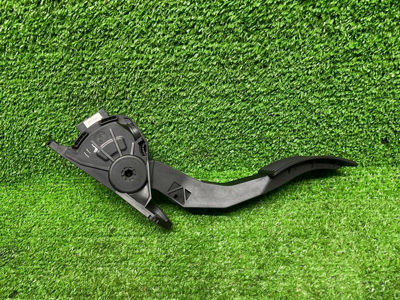 Педаль газа, 1500 рублей, Москва