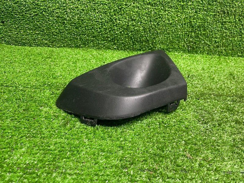 Накладка противотуманной фары, 500 рублей, Москва