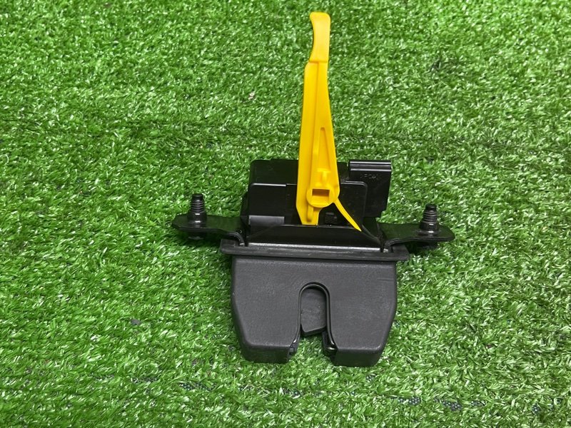 Замок багажника, 2100 рублей, Москва