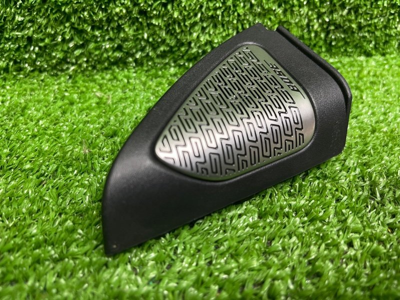 Крышка зеркала, 2000 рублей, Москва