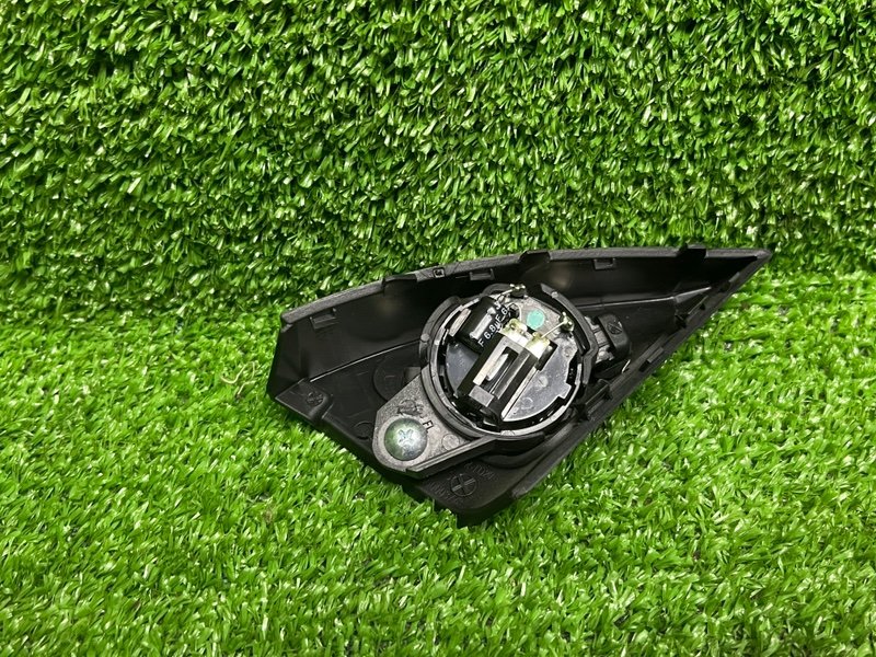 Крышка зеркала, 2000 рублей, Москва