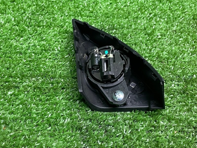 Крышка зеркала, 2000 рублей, Москва