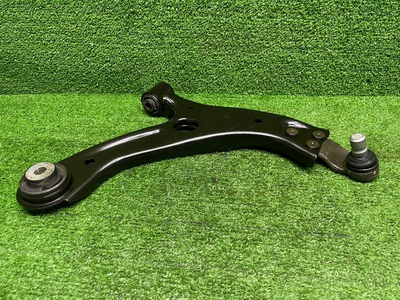 Рычаг передний правый, 7000 рублей, Москва