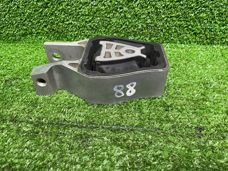 Опора двигателя, 2000 рублей, Москва