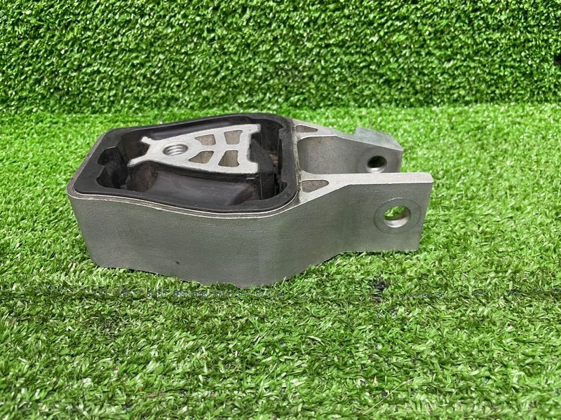 Опора двигателя, 2000 рублей, Москва