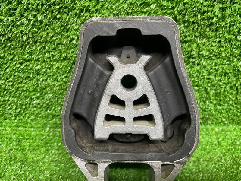 Опора двигателя, 2000 рублей, Москва