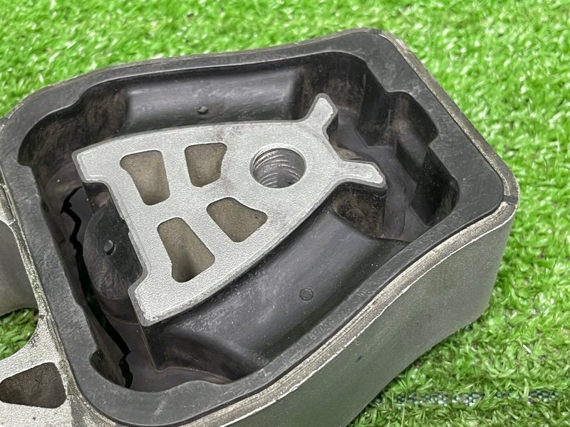 Опора двигателя, 2000 рублей, Москва