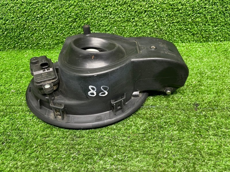 Лючок топливного бака, 9000 рублей, Москва