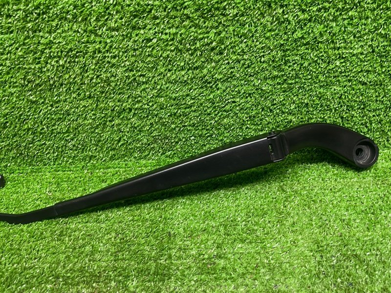 Поводок стеклоочистителя передний, 1550 рублей, Москва