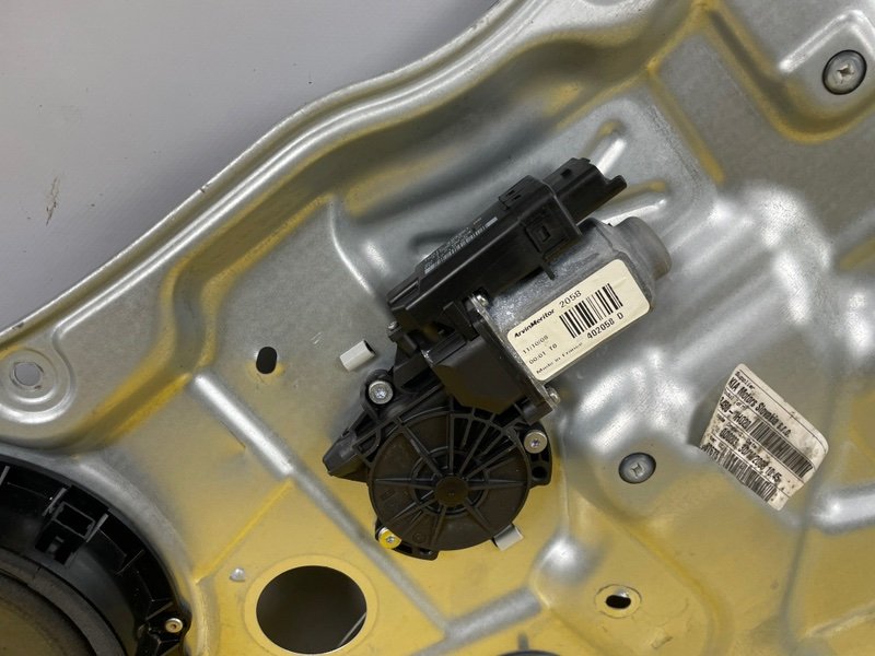 Стеклоподъемник задний, 2000 рублей, Москва