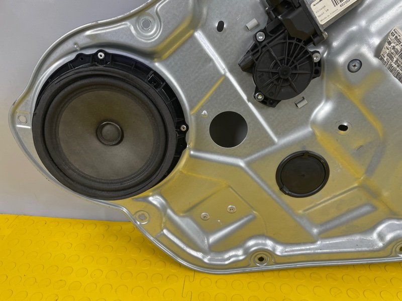 Стеклоподъемник задний, 2000 рублей, Москва