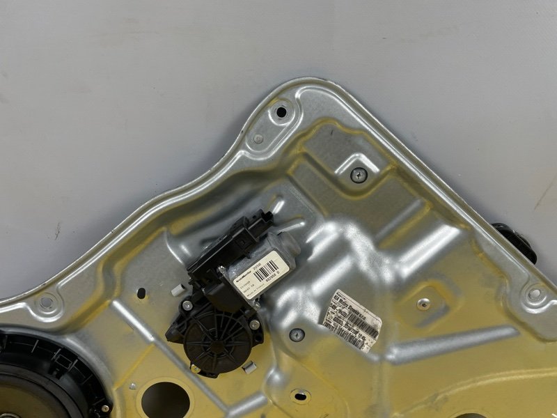 Стеклоподъемник задний, 2000 рублей, Москва