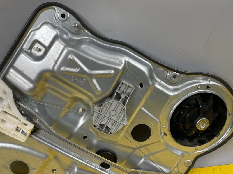 Стеклоподъемник задний, 2000 рублей, Москва