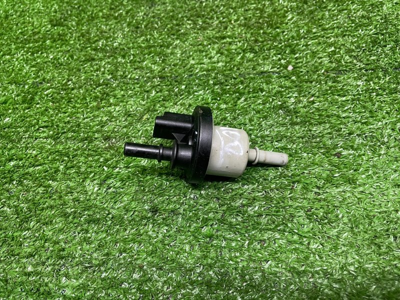 Клапан вентиляции топливного бака, 500 рублей, Москва