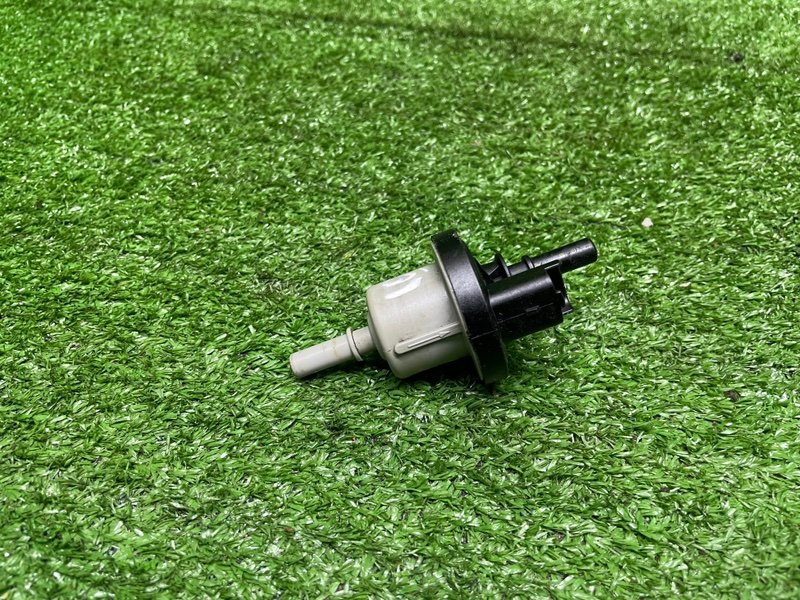 Клапан вентиляции топливного бака, 500 рублей, Москва