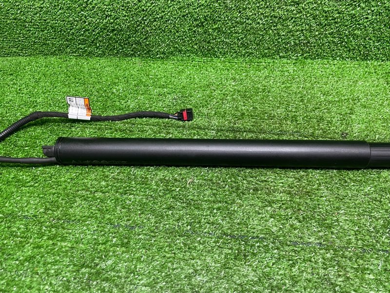 Амортизатор двери багажника, 8000 рублей, Москва