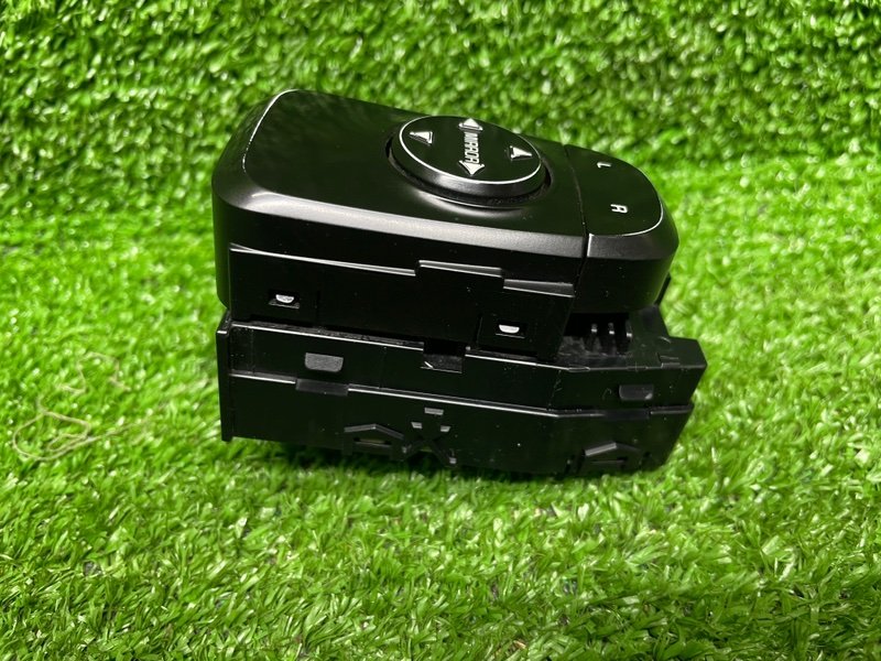 Блок управления зеркалами, 1000 рублей, Москва