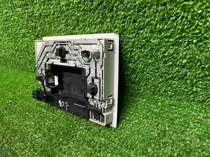 Плафон салонный, 1000 рублей, Москва