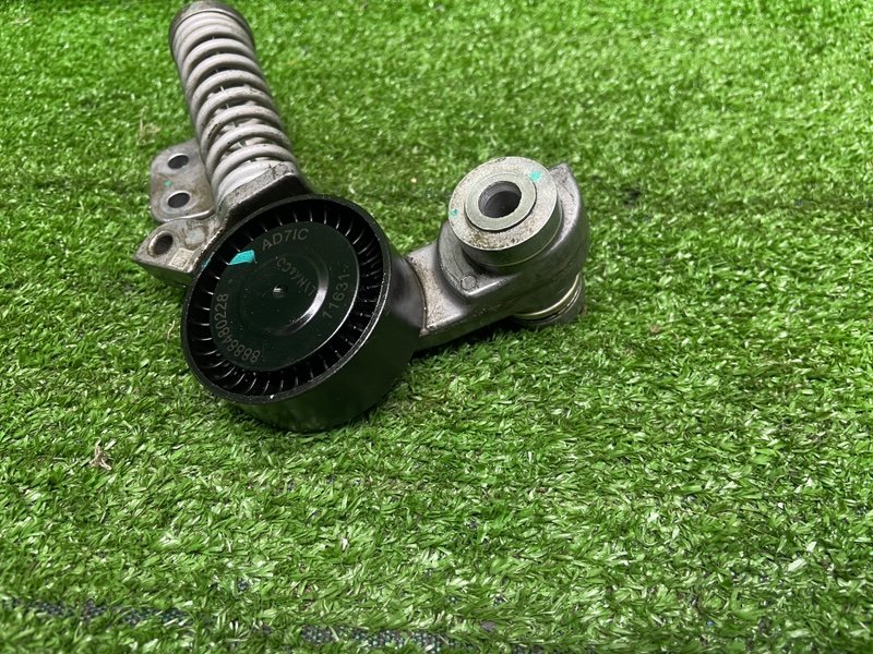 Ролик-натяжитель, 2000 рублей, Москва