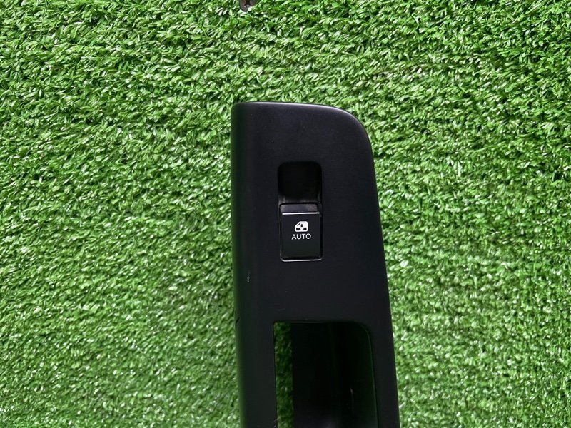 Кнопка стеклоподъемника, 500 рублей, Москва