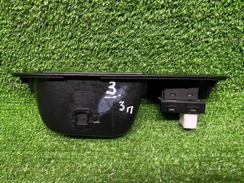 Кнопка стеклоподъемника, 500 рублей, Москва