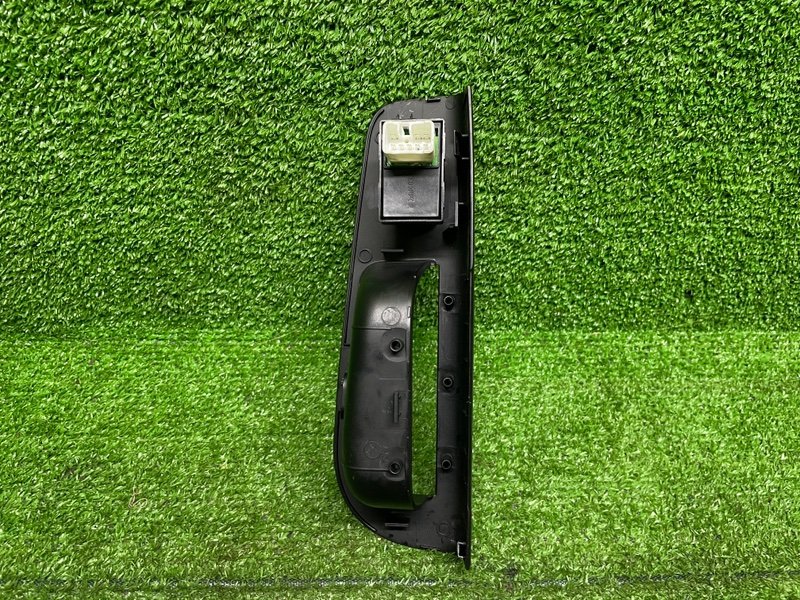 Кнопка стеклоподъемника, 500 рублей, Москва