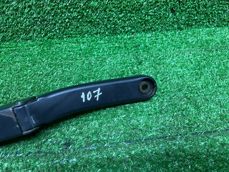 Поводок стеклоочистителя передний, 2000 рублей, Москва