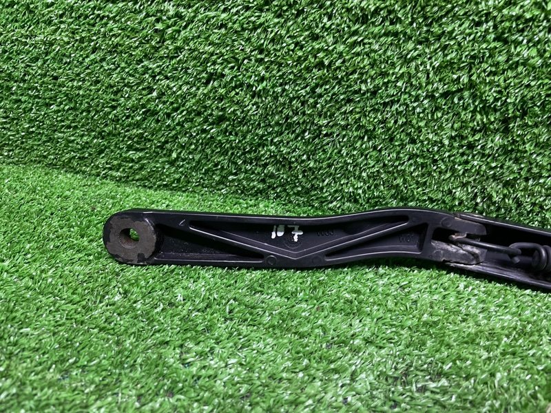 Поводок стеклоочистителя передний, 3000 рублей, Москва